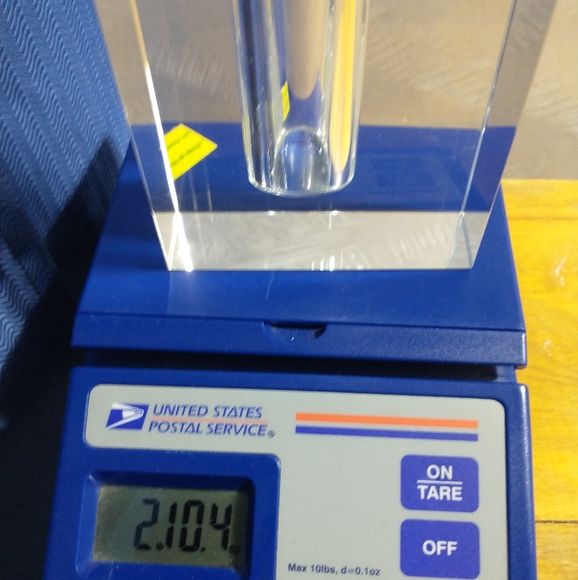 Acrylic Vase Urban Trendy 4.5" x 4" - Picture 7 of 9